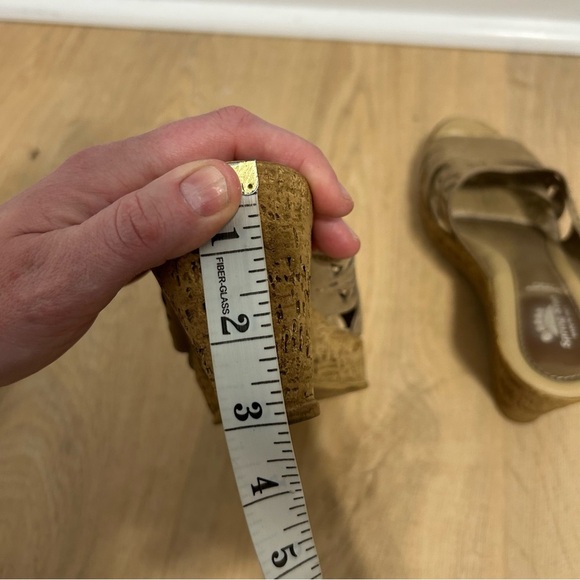 Spring Step Women’s Dora Beige Wedge Embroidered Leather Sandal Size 8.5 - Picture 8 of 8